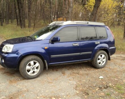 Синий Ниссан ИксТрейл, объемом двигателя 2.2 л и пробегом 300 тыс. км за 3000 $, фото 1 на Automoto.ua