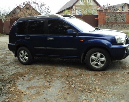 Синий Ниссан ИксТрейл, объемом двигателя 2.2 л и пробегом 300 тыс. км за 3000 $, фото 2 на Automoto.ua