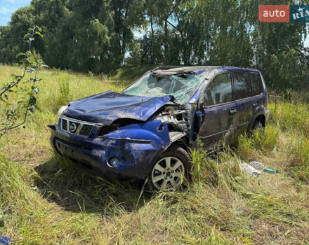 Синий Ниссан ИксТрейл, объемом двигателя 2.49 л и пробегом 150 тыс. км за 1800 $, фото 1 на Automoto.ua
