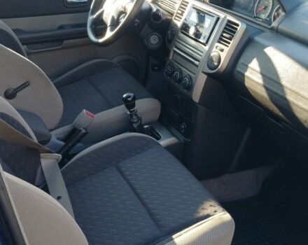 Синий Ниссан ИксТрейл, объемом двигателя 2.2 л и пробегом 190 тыс. км за 4800 $, фото 2 на Automoto.ua