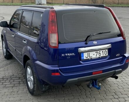 Синий Ниссан ИксТрейл, объемом двигателя 2.2 л и пробегом 200 тыс. км за 3850 $, фото 4 на Automoto.ua
