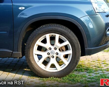 Синий Ниссан ИксТрейл, объемом двигателя 2 л и пробегом 369 тыс. км за 9500 $, фото 8 на Automoto.ua