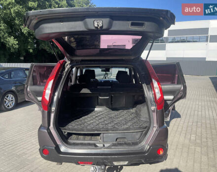 Синий Ниссан ИксТрейл, объемом двигателя 2 л и пробегом 530 тыс. км за 9500 $, фото 9 на Automoto.ua