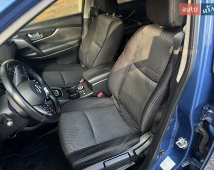 Синий Ниссан ИксТрейл, объемом двигателя 2 л и пробегом 87 тыс. км за 18900 $, фото 10 на Automoto.ua