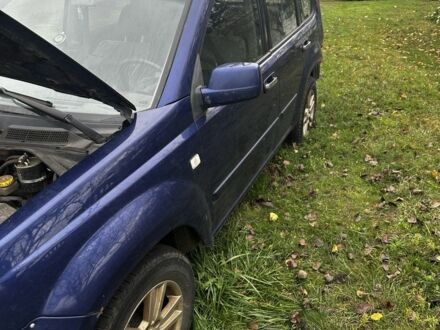 Синий Ниссан ИксТрейл, объемом двигателя 2.2 л и пробегом 300 тыс. км за 2000 $, фото 1 на Automoto.ua