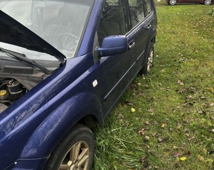 Ниссан ИксТрейл 2005 в Петропавловке на Automoto.ua Синий Ниссан ИксТрейл, объемом двигателя 2.2 л и пробегом 300 тыс. км за 2000 $, фото 1 на Automoto.ua