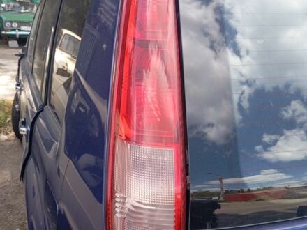 Ниссан ИксТрейл 2005 в Киеве на Automoto.ua Синий Ниссан ИксТрейл, объемом двигателя 2.5 л и пробегом 200 тыс. км за 2189 $, фото 1 на Automoto.ua