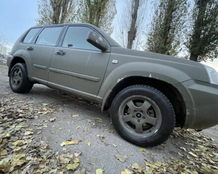 Зеленый Ниссан ИксТрейл, объемом двигателя 2.2 л и пробегом 250 тыс. км за 3800 $, фото 2 на Automoto.ua