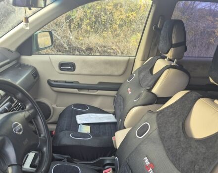 Зеленый Ниссан ИксТрейл, объемом двигателя 2 л и пробегом 334 тыс. км за 3974 $, фото 4 на Automoto.ua