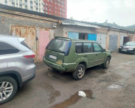 Зеленый Ниссан ИксТрейл, объемом двигателя 2 л и пробегом 300 тыс. км за 2450 $, фото 3 на Automoto.ua