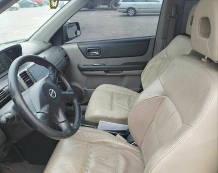 Зеленый Ниссан ИксТрейл, объемом двигателя 2.2 л и пробегом 250 тыс. км за 3900 $, фото 2 на Automoto.ua