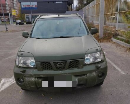 Зеленый Ниссан ИксТрейл, объемом двигателя 2.2 л и пробегом 250 тыс. км за 3900 $, фото 4 на Automoto.ua