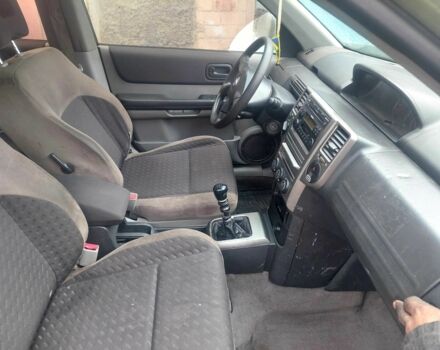 Зеленый Ниссан ИксТрейл, объемом двигателя 2 л и пробегом 300 тыс. км за 2450 $, фото 5 на Automoto.ua