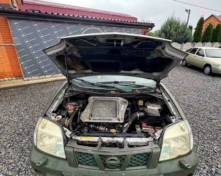 Зеленый Ниссан ИксТрейл, объемом двигателя 2.2 л и пробегом 300 тыс. км за 3000 $, фото 6 на Automoto.ua