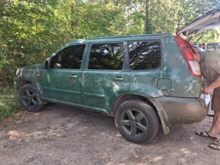 Ниссан ИксТрейл 2006 в Харькове на Automoto.ua Зеленый Ниссан ИксТрейл, объемом двигателя 2.2 л и пробегом 400 тыс. км за 3000 $, фото 1 на Automoto.ua