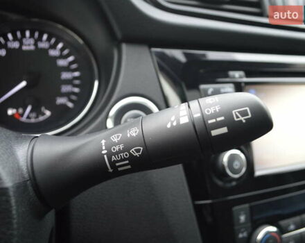 Оранжевый Ниссан ИксТрейл, объемом двигателя 2 л и пробегом 70 тыс. км за 19900 $, фото 25 на Automoto.ua