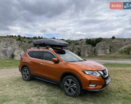 Оранжевый Ниссан ИксТрейл, объемом двигателя 2 л и пробегом 73 тыс. км за 20000 $, фото 5 на Automoto.ua