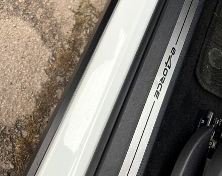 Белый Ниссан Ariya, объемом двигателя 0 л и пробегом 11 тыс. км за 27900 $, фото 7 на Automoto.ua