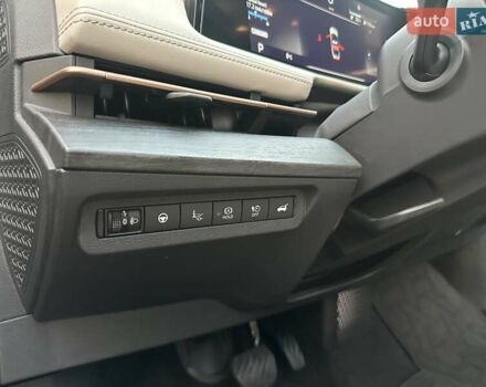 Чорний Ніссан Ariya, об'ємом двигуна 0 л та пробігом 2 тис. км за 28500 $, фото 25 на Automoto.ua