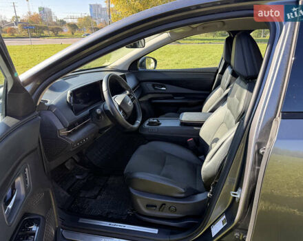 Серый Ниссан Ariya, объемом двигателя 0 л и пробегом 29 тыс. км за 28499 $, фото 3 на Automoto.ua