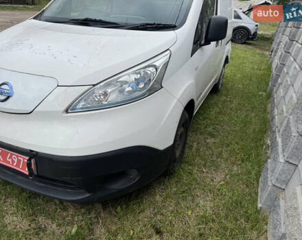 Белый Ниссан e-NV200, объемом двигателя 0 л и пробегом 203 тыс. км за 5600 $, фото 1 на Automoto.ua