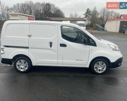 Белый Ниссан e-NV200, объемом двигателя 0 л и пробегом 5 тыс. км за 10500 $, фото 2 на Automoto.ua