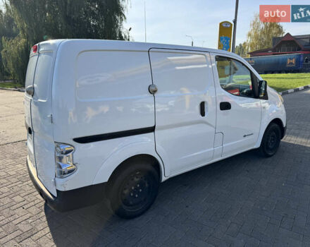 Белый Ниссан e-NV200, объемом двигателя 0 л и пробегом 48 тыс. км за 10500 $, фото 4 на Automoto.ua