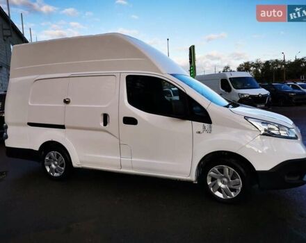 Белый Ниссан e-NV200, объемом двигателя 0 л и пробегом 49 тыс. км за 13500 $, фото 3 на Automoto.ua