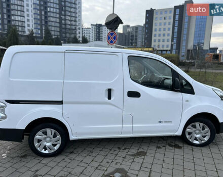 Белый Ниссан e-NV200, объемом двигателя 0 л и пробегом 8 тыс. км за 14300 $, фото 6 на Automoto.ua