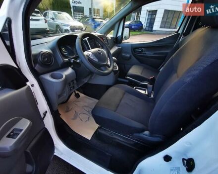 Белый Ниссан e-NV200, объемом двигателя 0 л и пробегом 49 тыс. км за 13500 $, фото 16 на Automoto.ua