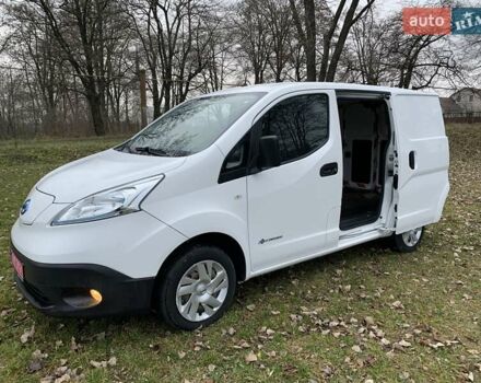Білий Ніссан e-NV200, об'ємом двигуна 0 л та пробігом 92 тис. км за 12500 $, фото 14 на Automoto.ua