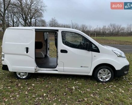 Білий Ніссан e-NV200, об'ємом двигуна 0 л та пробігом 92 тис. км за 12500 $, фото 19 на Automoto.ua