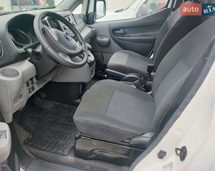 Белый Ниссан e-NV200, объемом двигателя 0 л и пробегом 80 тыс. км за 13500 $, фото 4 на Automoto.ua