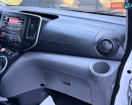 Белый Ниссан e-NV200, объемом двигателя 0 л и пробегом 145 тыс. км за 12700 $, фото 26 на Automoto.ua