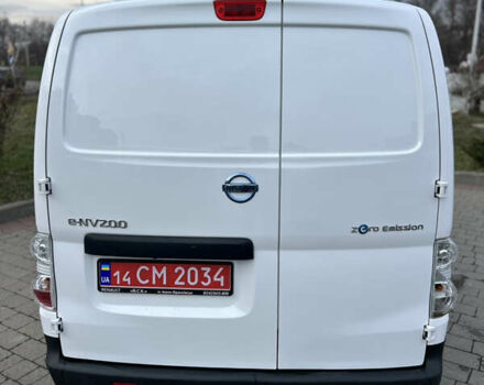 Белый Ниссан e-NV200, объемом двигателя 0 л и пробегом 8 тыс. км за 14300 $, фото 3 на Automoto.ua