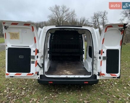 Білий Ніссан e-NV200, об'ємом двигуна 0 л та пробігом 92 тис. км за 12500 $, фото 17 на Automoto.ua