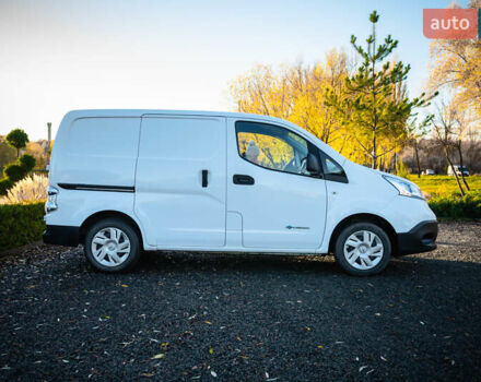 Білий Ніссан e-NV200, об'ємом двигуна 0 л та пробігом 49 тис. км за 14600 $, фото 12 на Automoto.ua
