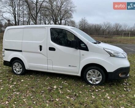 Білий Ніссан e-NV200, об'ємом двигуна 0 л та пробігом 92 тис. км за 12500 $, фото 4 на Automoto.ua