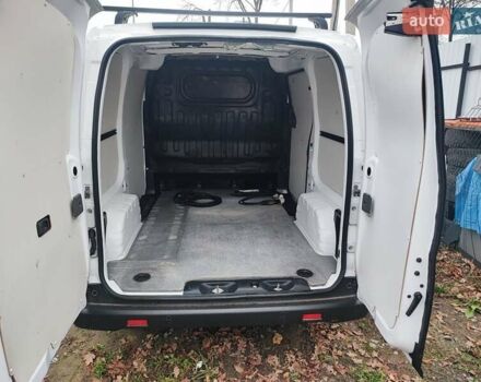 Белый Ниссан e-NV200, объемом двигателя 0 л и пробегом 80 тыс. км за 13500 $, фото 8 на Automoto.ua