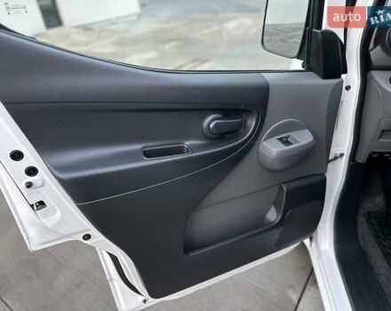 Белый Ниссан e-NV200, объемом двигателя 0 л и пробегом 4 тыс. км за 15399 $, фото 18 на Automoto.ua