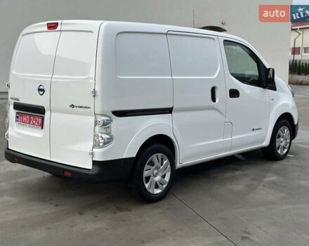 Белый Ниссан e-NV200, объемом двигателя 0 л и пробегом 4 тыс. км за 15399 $, фото 4 на Automoto.ua