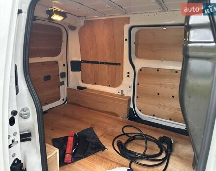 Белый Ниссан e-NV200, объемом двигателя 0 л и пробегом 4 тыс. км за 15399 $, фото 30 на Automoto.ua