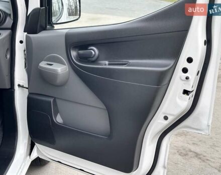 Белый Ниссан e-NV200, объемом двигателя 0 л и пробегом 38 тыс. км за 14999 $, фото 20 на Automoto.ua