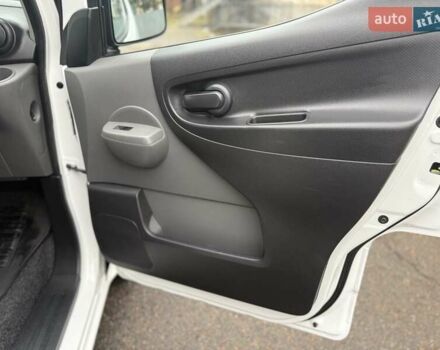 Білий Ніссан e-NV200, об'ємом двигуна 0 л та пробігом 48 тис. км за 15700 $, фото 21 на Automoto.ua