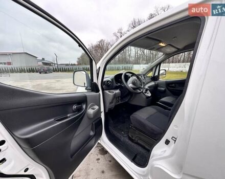 Белый Ниссан e-NV200, объемом двигателя 0 л и пробегом 38 тыс. км за 14999 $, фото 24 на Automoto.ua