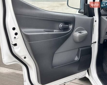 Белый Ниссан e-NV200, объемом двигателя 0 л и пробегом 38 тыс. км за 14999 $, фото 17 на Automoto.ua