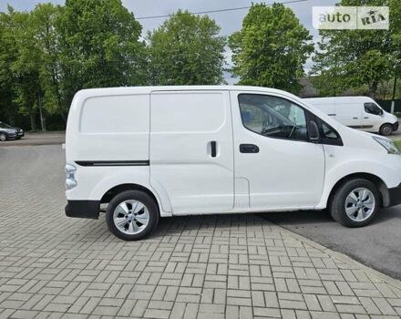 Білий Ніссан e-NV200, об'ємом двигуна 0 л та пробігом 96 тис. км за 12950 $, фото 13 на Automoto.ua