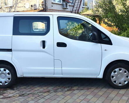 Белый Ниссан e-NV200, объемом двигателя 0 л и пробегом 45 тыс. км за 13999 $, фото 3 на Automoto.ua