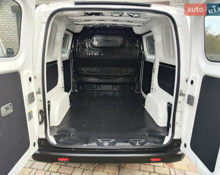 Белый Ниссан e-NV200, объемом двигателя 0 л и пробегом 45 тыс. км за 13999 $, фото 22 на Automoto.ua