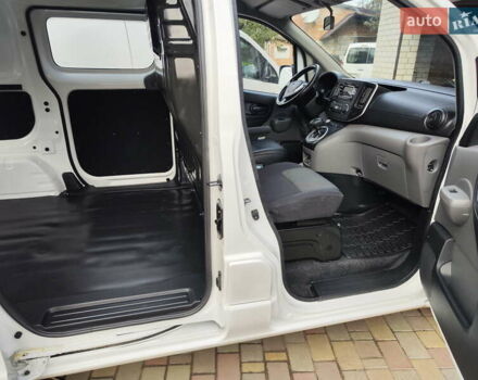 Белый Ниссан e-NV200, объемом двигателя 0 л и пробегом 45 тыс. км за 13999 $, фото 18 на Automoto.ua